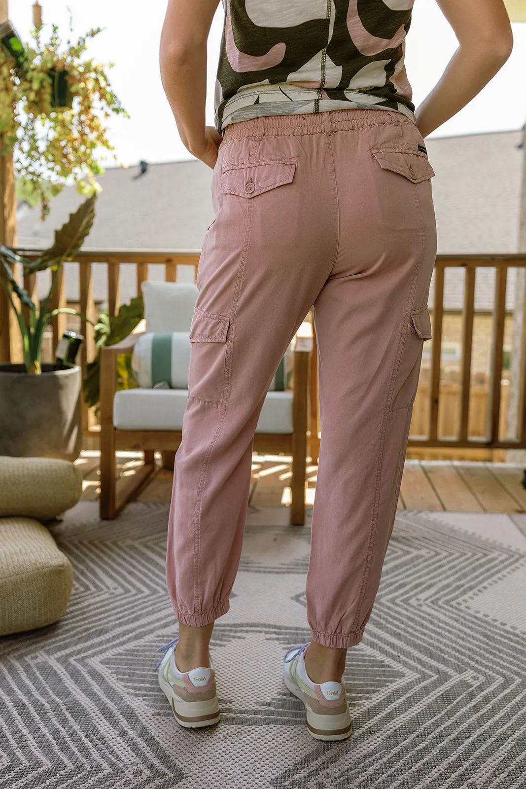 Relaxed Rebel Smokey Rose